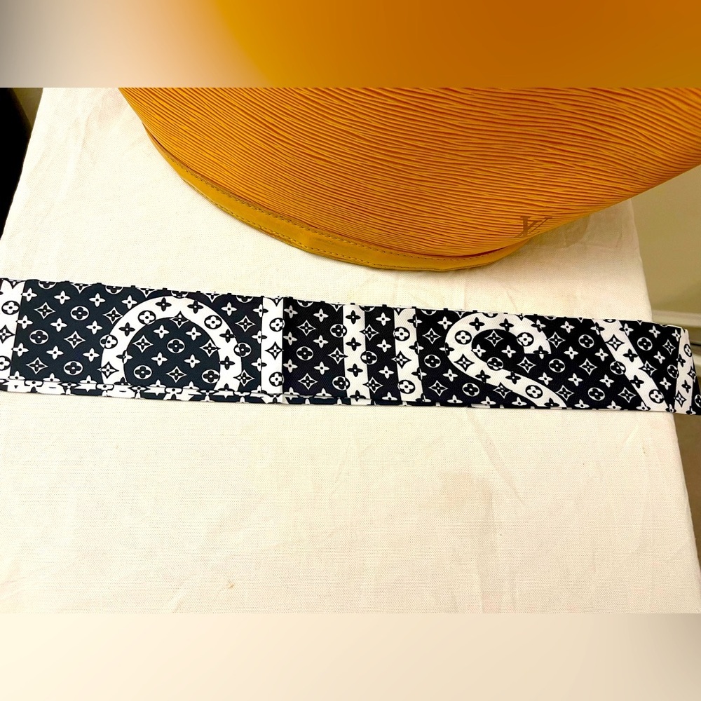 Black White Monogram Bandeau Silk Twilly Scarf - Picture 4 of 9
